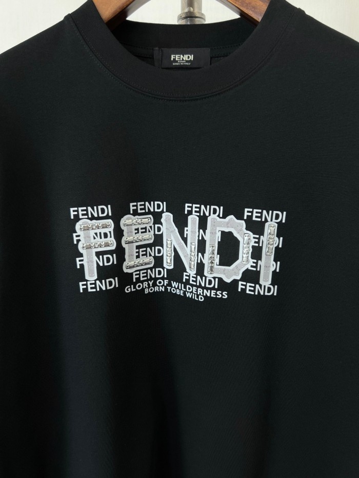 売上総額１位！ 2026 フェンディ 新作 半袖Tシャツ コピー  2色