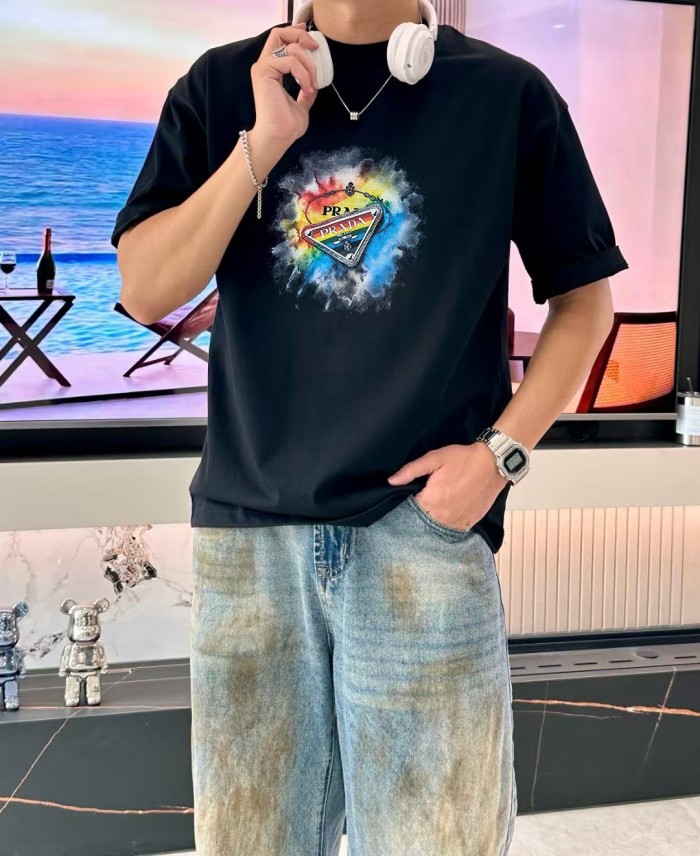 絶対欲しい！2026 プラダ 新作 半袖Tシャツ コピー