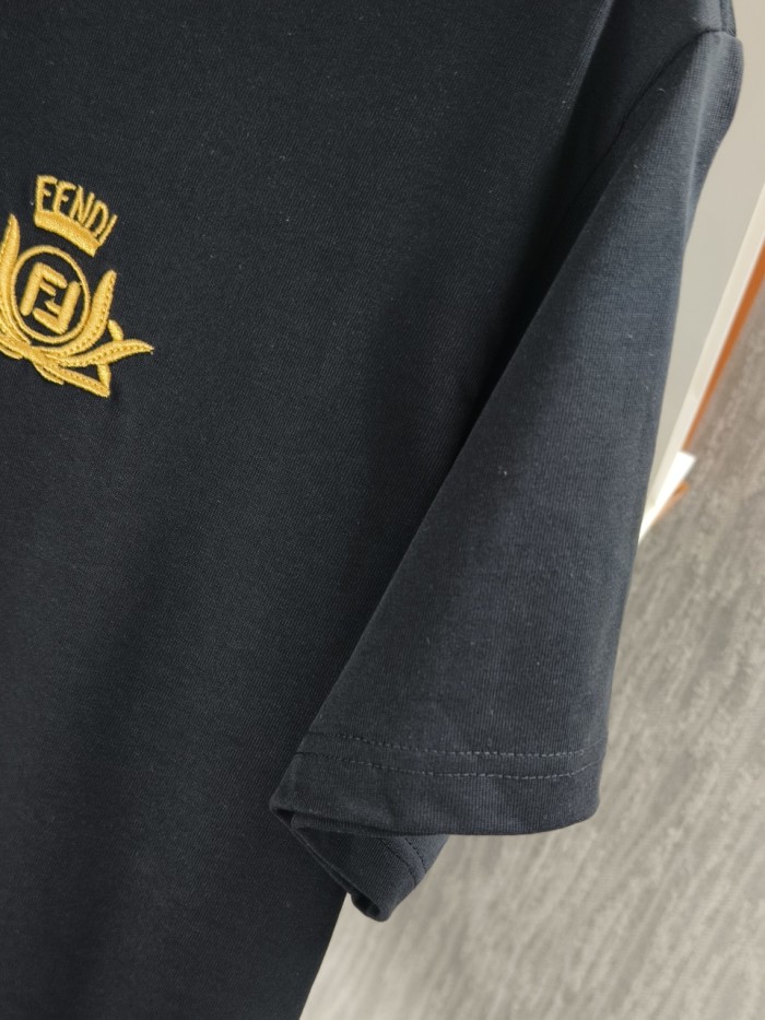 ☆超人気☆ 2026 フェンディ 新作 半袖Tシャツ 偽物