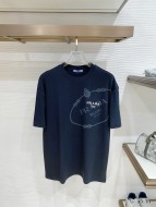 目を惹くカラー 2026 プラダ 新作 半袖Tシャツ コピー