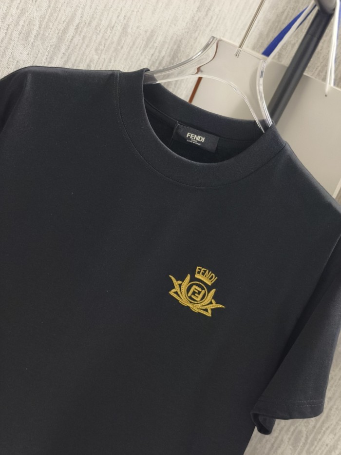 ☆超人気☆ 2026 フェンディ 新作 半袖Tシャツ 偽物
