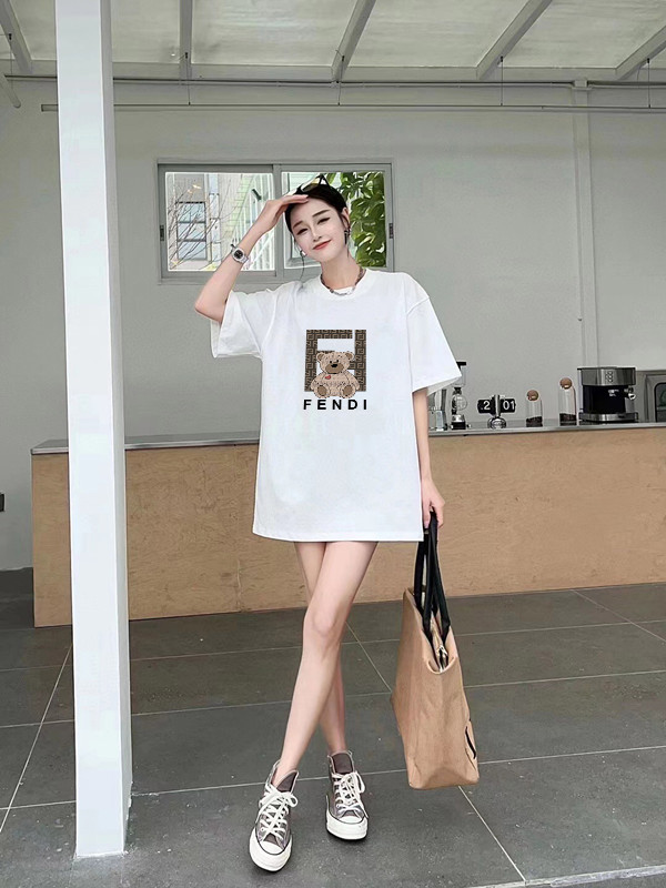 【使い勝手抜群】 2026 フェンディ 新作 半袖Tシャツ スーパーコピー