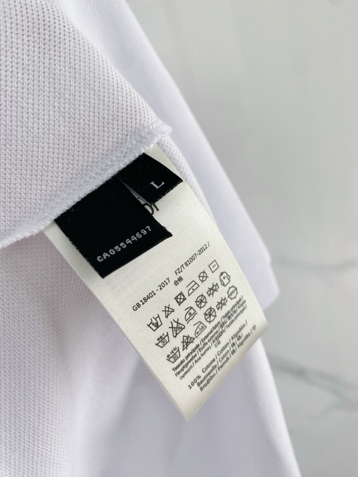 【大特価】  2026 フェンディ 新作 半袖Tシャツ コピー