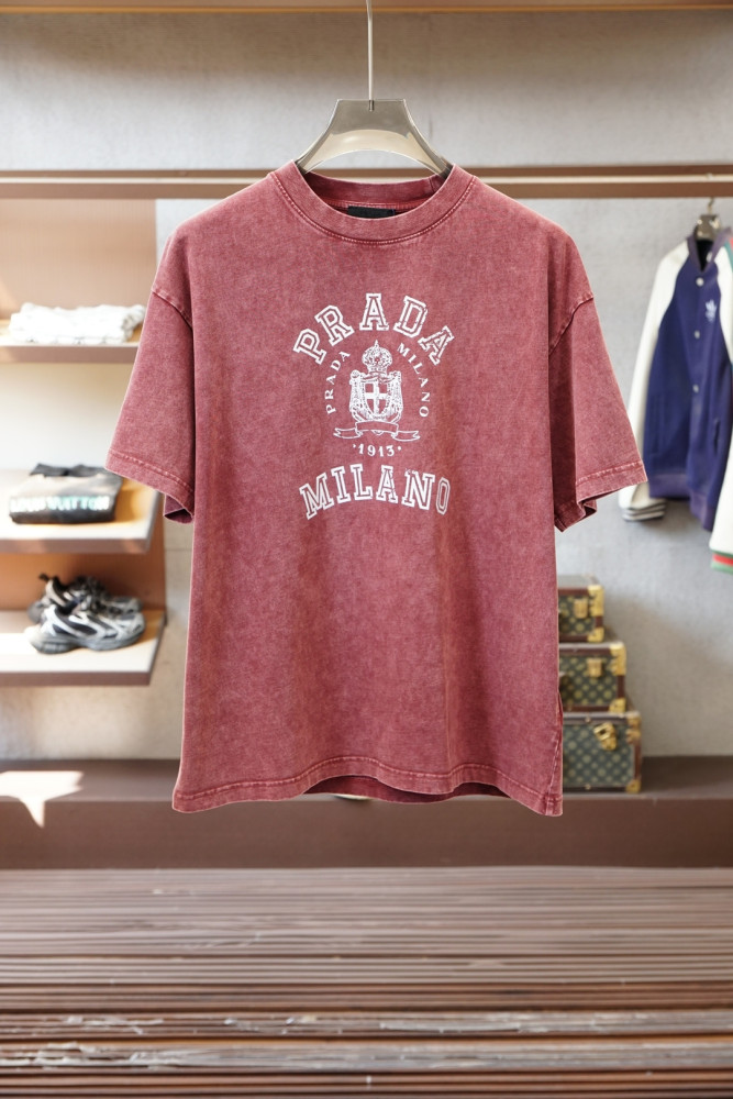 入手困難品！2026 プラダ 新作 半袖Tシャツ 偽物 2色