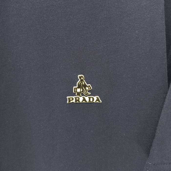 ★日本!!人気！2026 プラダ 新作 半袖Tシャツ コピー