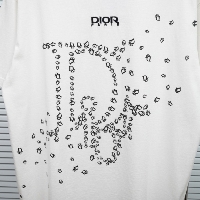 完売前に！2026 ディオール 新作 半袖Tシャツ コピー
