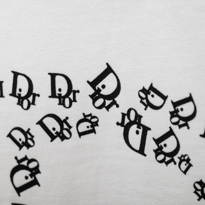 完売前に！2026 ディオール 新作 半袖Tシャツ コピー