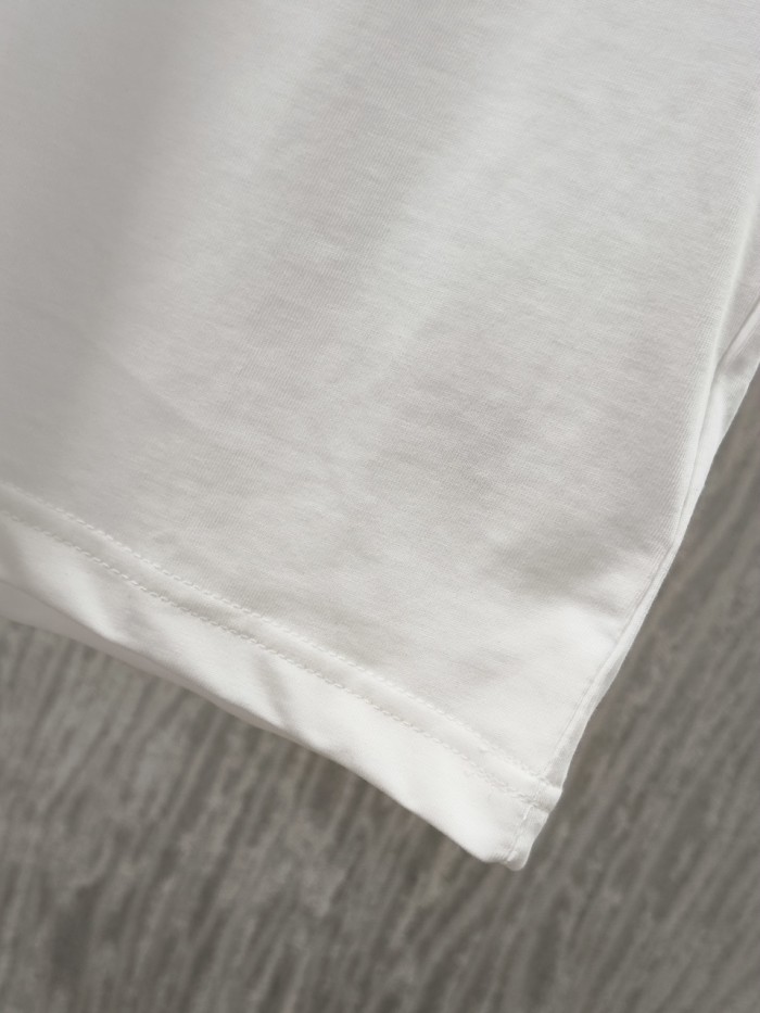 超希少！2026 ディオール 新作 半袖Tシャツ 偽物