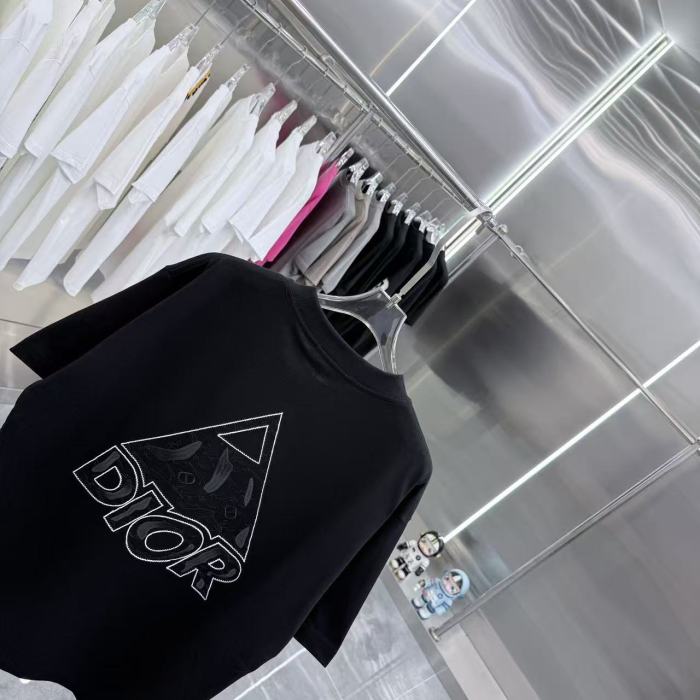 使い勝手良 2026 ディオール 新作 半袖Tシャツ 偽物
