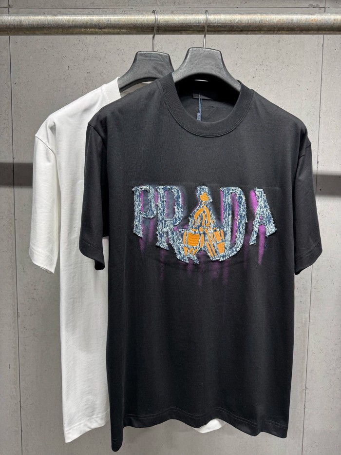 高品質♪♪♪ 2026 プラダ 新作 半袖Tシャツ 偽物