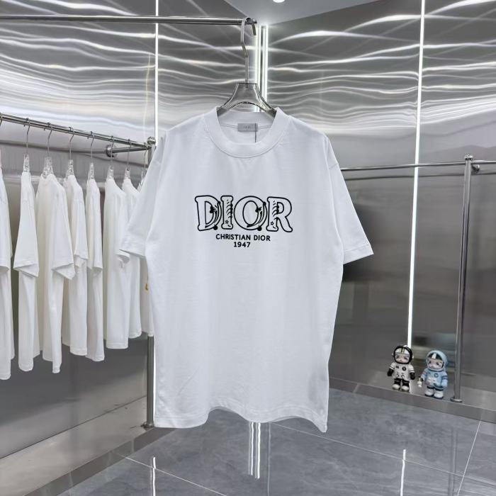 絶対欲しい！2026 ディオール 新作 半袖Tシャツ 偽物