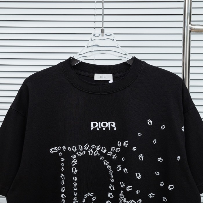 争奪戦 2026 ディオール 新作 半袖Tシャツ 偽物