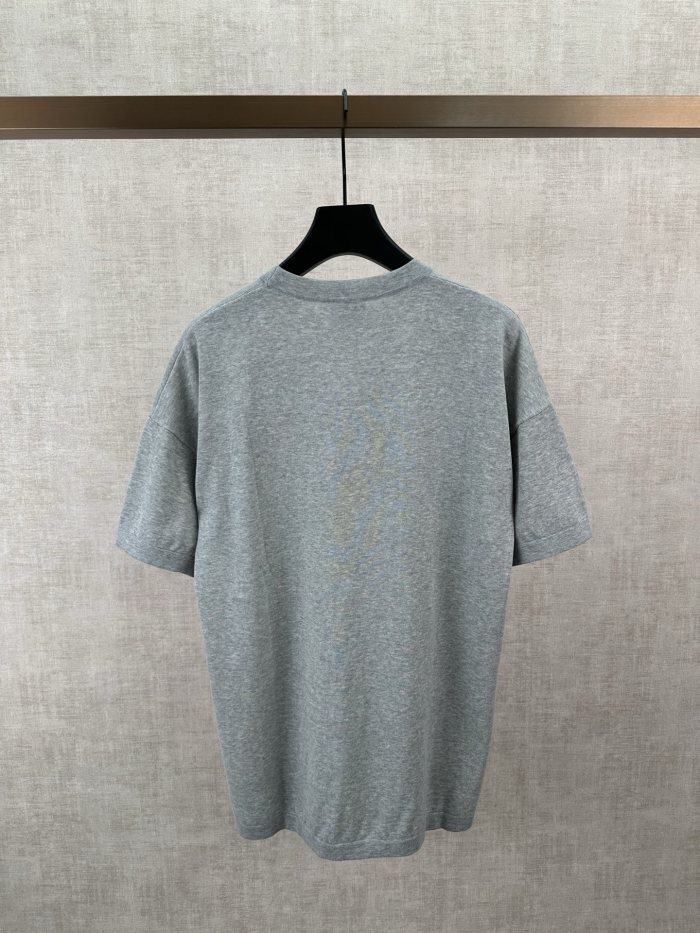 激安価格！2026 ディオール 新作 半袖Tシャツ 偽物