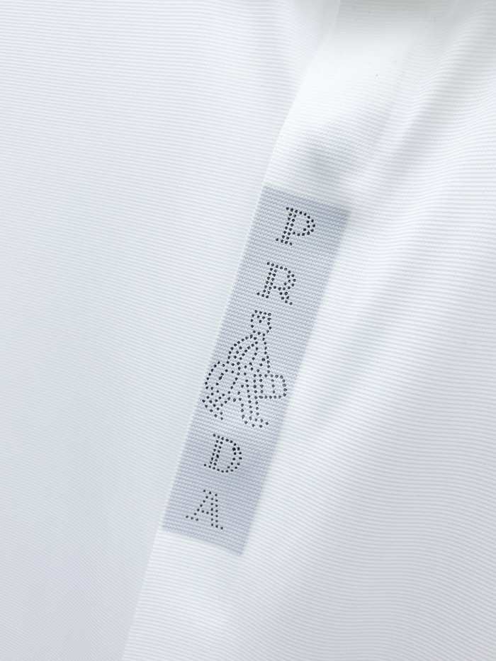 希少♪限定 2026 プラダ 新作 半袖Tシャツ 偽物