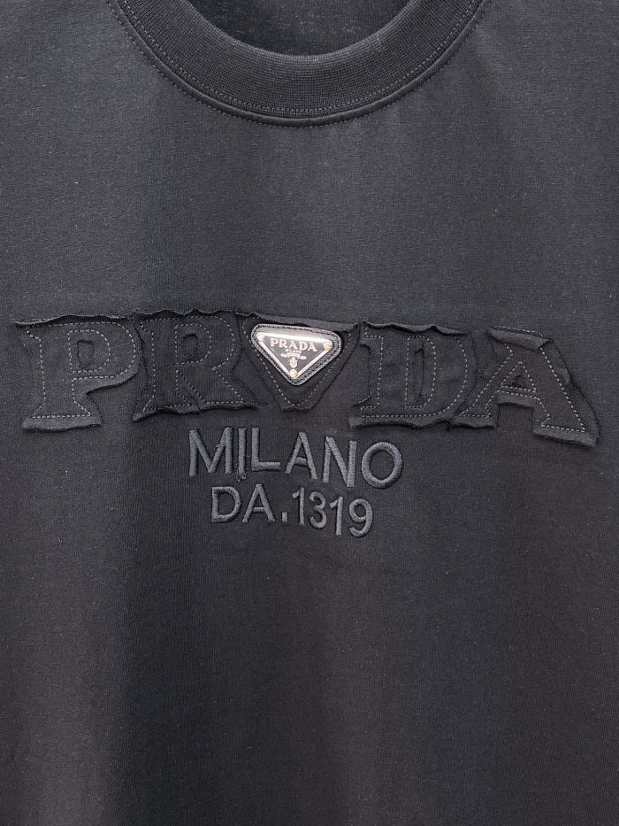 完売必至 2026 プラダ 新作 半袖Tシャツ コピー