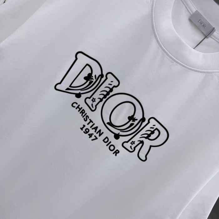 絶対欲しい！2026 ディオール 新作 半袖Tシャツ 偽物