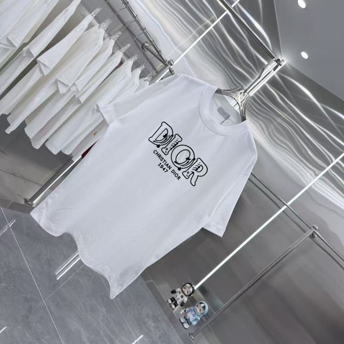 絶対欲しい！2026 ディオール 新作 半袖Tシャツ 偽物