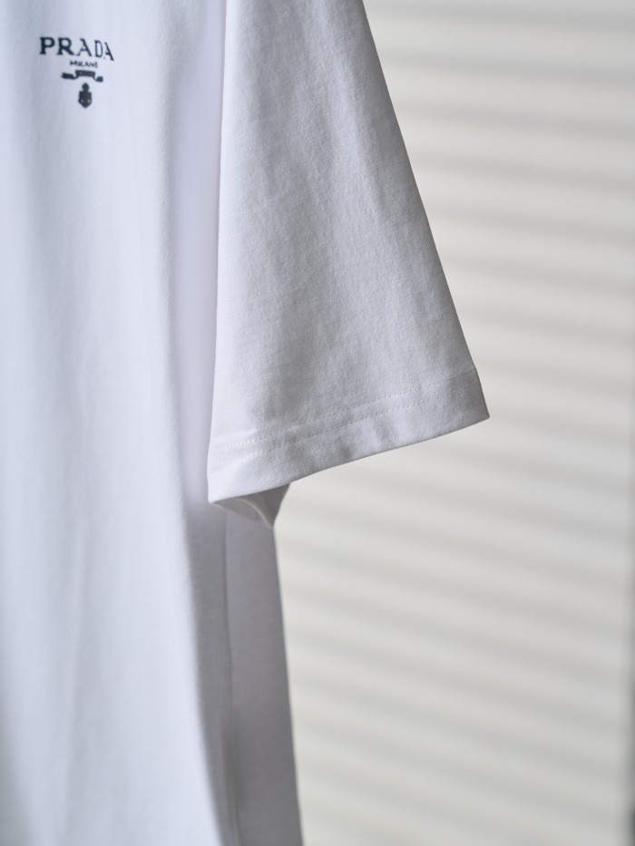 【大特価】2026 プラダ 新作 半袖Tシャツ コピー