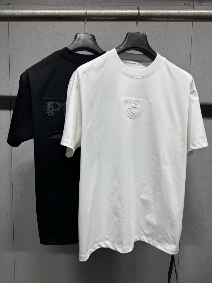 注目アイテム♡ 2026 プラダ 新作 半袖Tシャツ スーパーコピー