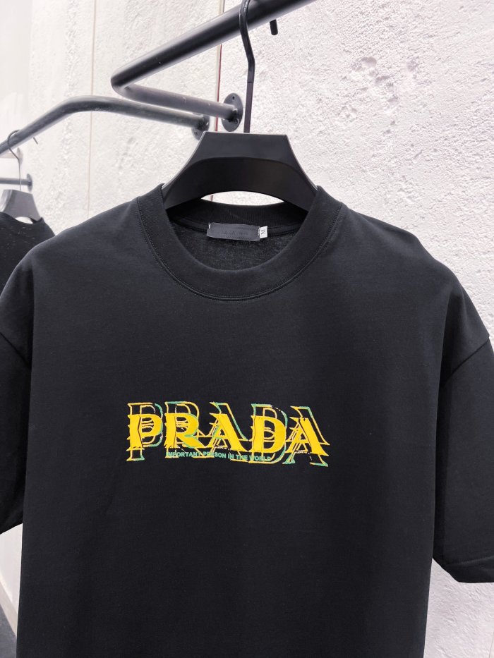 売上総額１位！2026 プラダ 新作 半袖Tシャツ 偽物