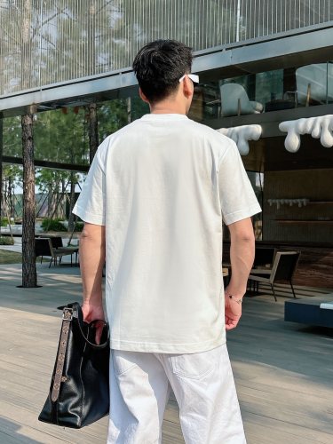 完売必至 2026 ディオール 新作 半袖Tシャツ コピー