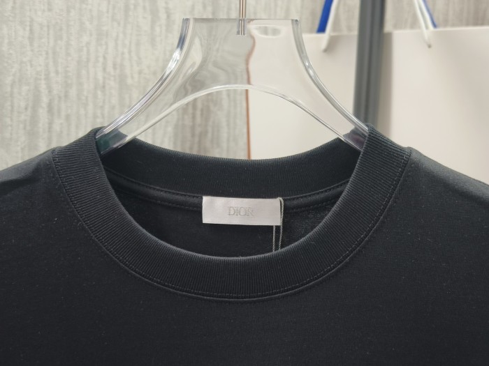 人気急上昇 2026 ディオール 新作 半袖Tシャツ 偽物