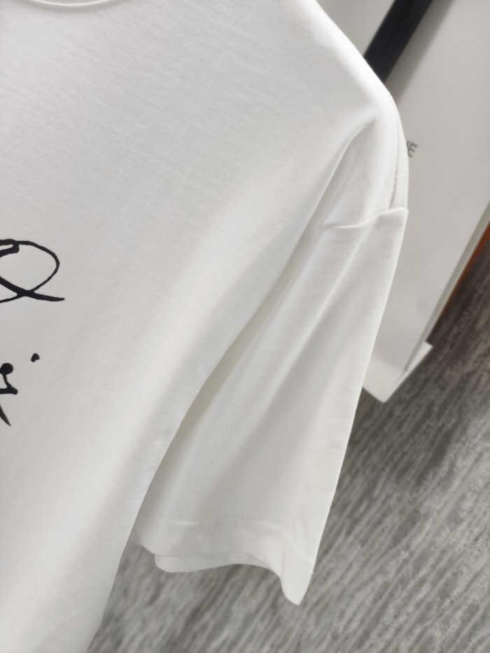 注目度抜群！2026 ディオール 新作 半袖Tシャツ 偽物