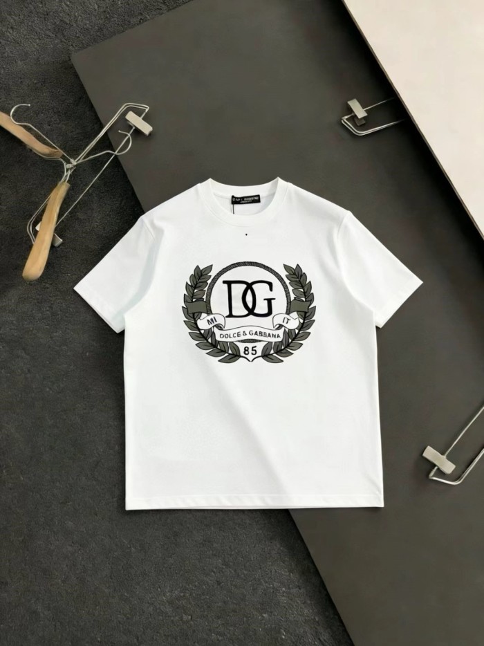 肌触り最高な 2026 ドルチェ&ガッバーナ 新作 半袖Tシャツ スーパーコピー 2色