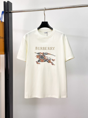 人気爆発☆ 2026 バーバリー 新作 半袖Tシャツ 偽物