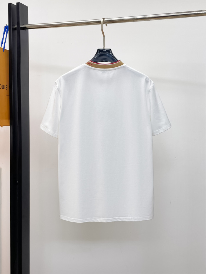 注目度抜群！2026 バーバリー 新作 半袖Tシャツ 偽物