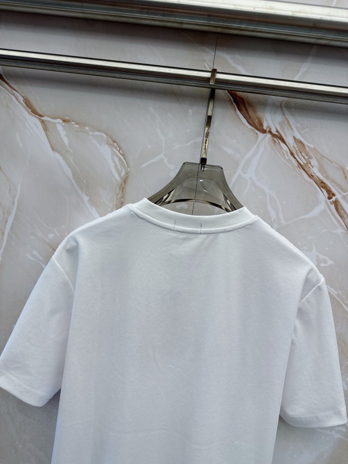 人気爆発☆ 2026 バーバリー 新作 半袖Tシャツ 偽物