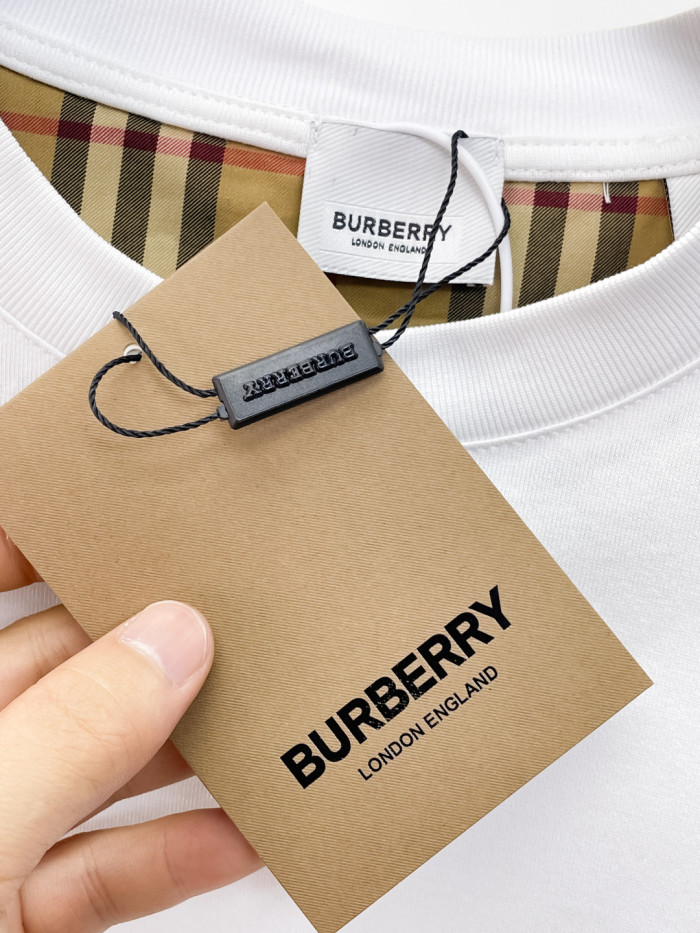 送料込 2026 バーバリー 新作 半袖Tシャツ コピー