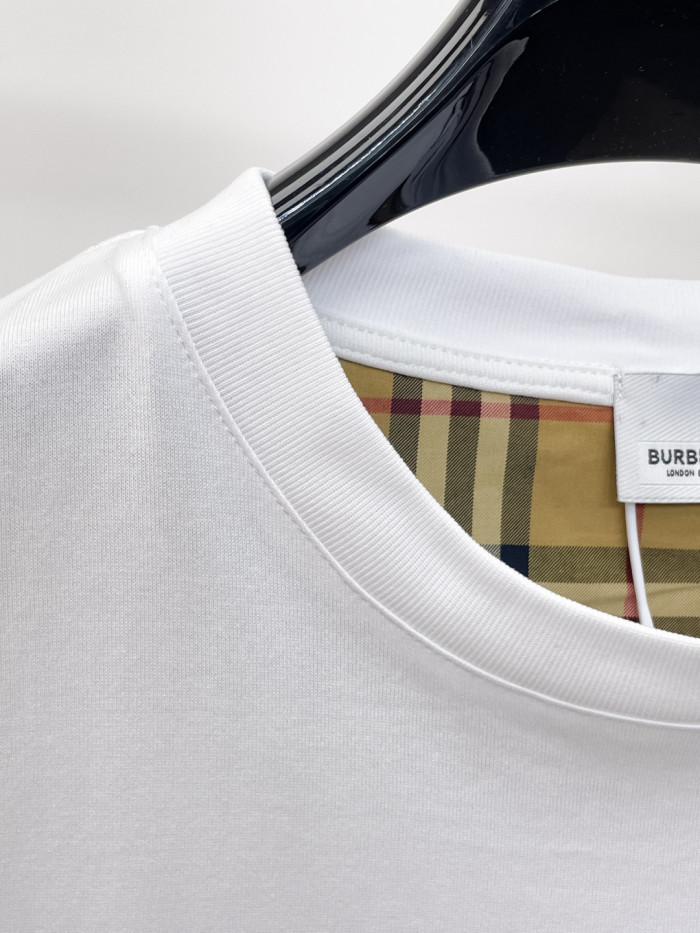 送料込 2026 バーバリー 新作 半袖Tシャツ コピー