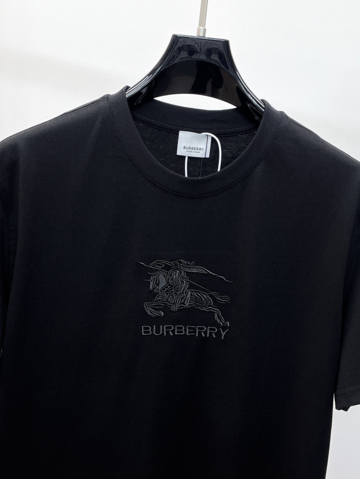 争奪戦 2026 バーバリー 新作 半袖Tシャツ コピー