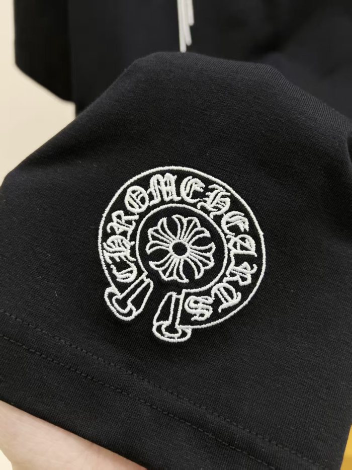 世界中で大人気♪ 2026 クロムハーツ 新作 半袖Tシャツ コピー