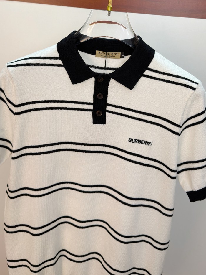 肌触り最高な 2026 バーバリー 新作 半袖Tシャツ コピー