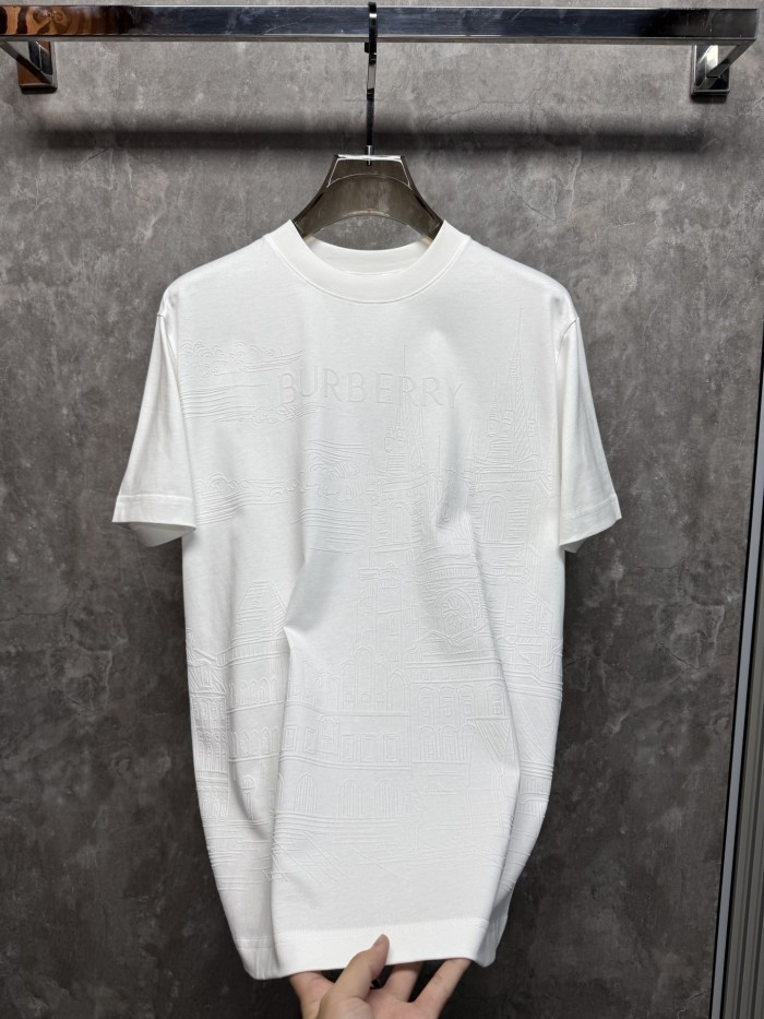 使い勝手良 2026 バーバリー 新作 半袖Tシャツ スーパーコピー