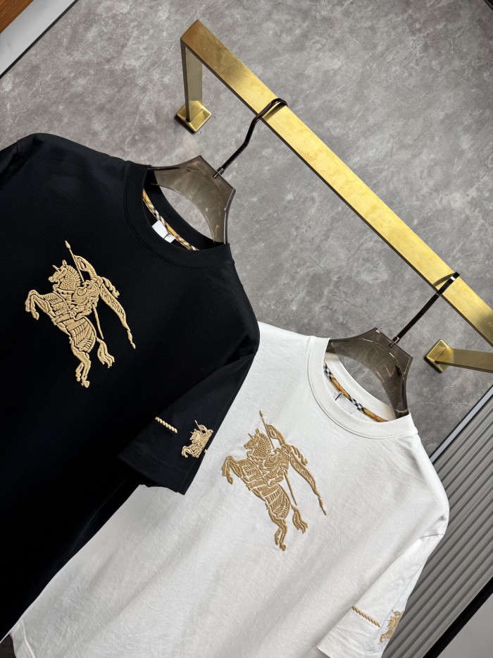 累積売上総額第１位！2026 バーバリー 新作 半袖Tシャツ コピー 2色