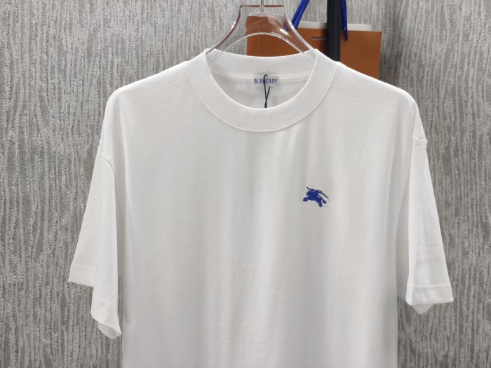 入手困難！2026 バーバリー 新作 半袖Tシャツ スーパーコピー