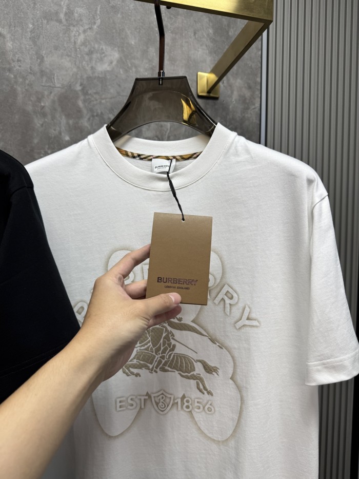 【即発】★ 2026 バーバリー 新作 半袖Tシャツ コピー 2色