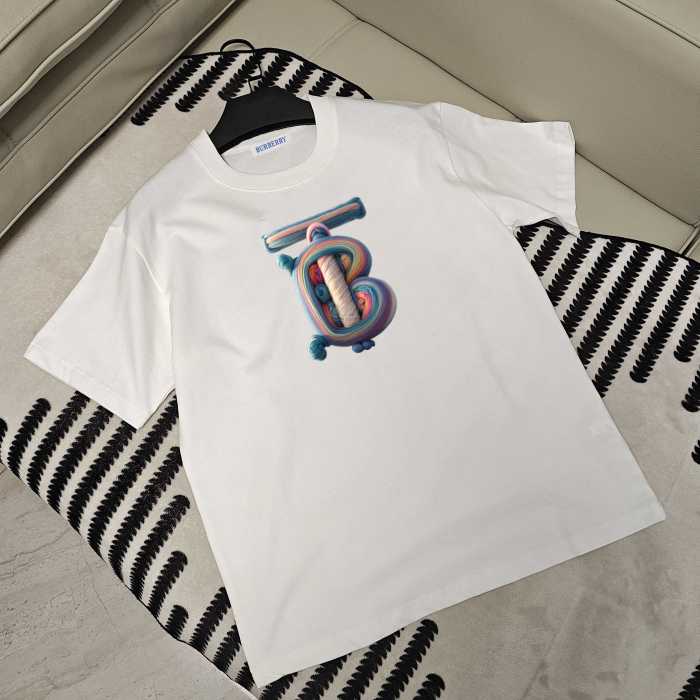 【即発】★ 2026 バーバリー 新作 半袖Tシャツ 偽物