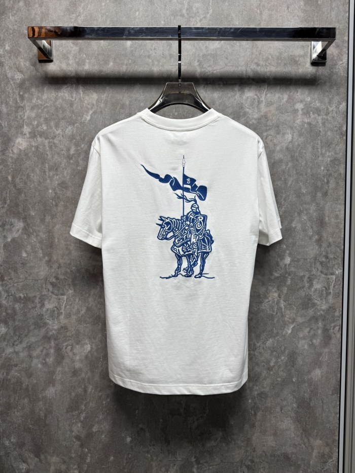 人気急上昇新作 2026 バーバリー 新作 半袖Tシャツ コピー