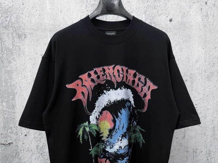 完売必至 2026 バレンシアガ 新作 半袖Tシャツ スーパーコピー