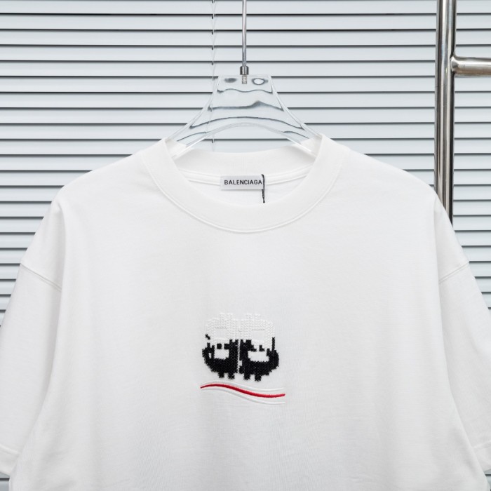 絶対欲しい！ 2026 バレンシアガ 新作 半袖Tシャツ コピー