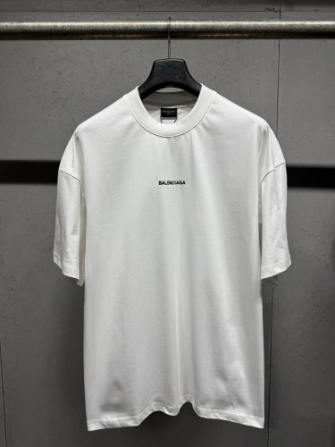 注目アイテム☆ 2026 バレンシアガ 新作 半袖Tシャツ 偽物