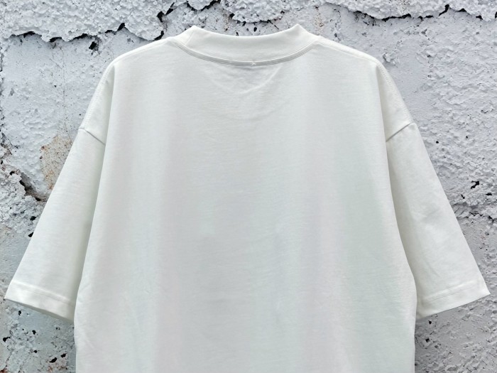新色登場☆ 2026 ロエベ 新作 半袖Tシャツ コピー