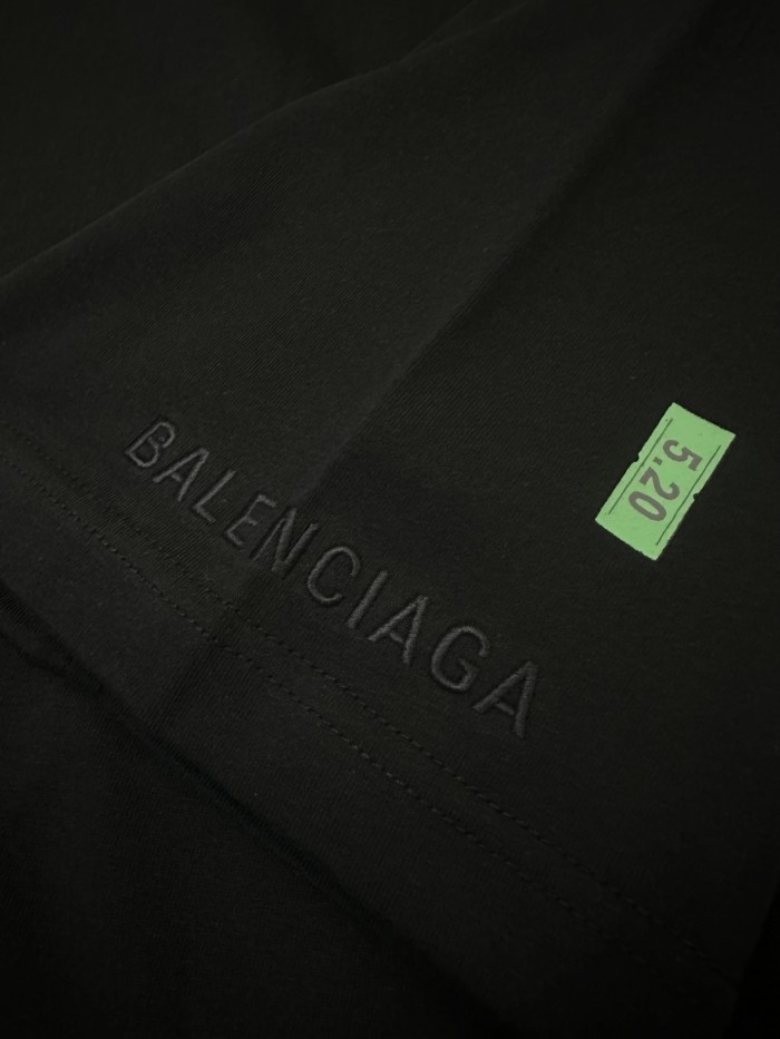 すぐ届く 2026 バレンシアガ 新作 半袖Tシャツ 偽物