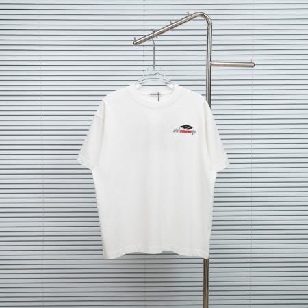 すぐ届く 2026 バレンシアガ 新作 半袖Tシャツ 偽物