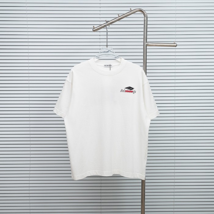 すぐ届く 2026 バレンシアガ 新作 半袖Tシャツ 偽物
