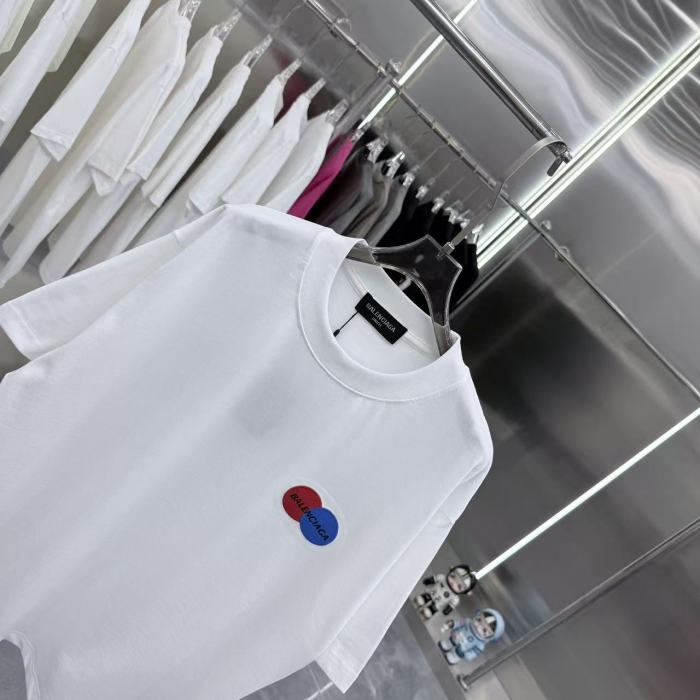 超限定♪  2026 バレンシアガ 新作 半袖Tシャツ スーパーコピー